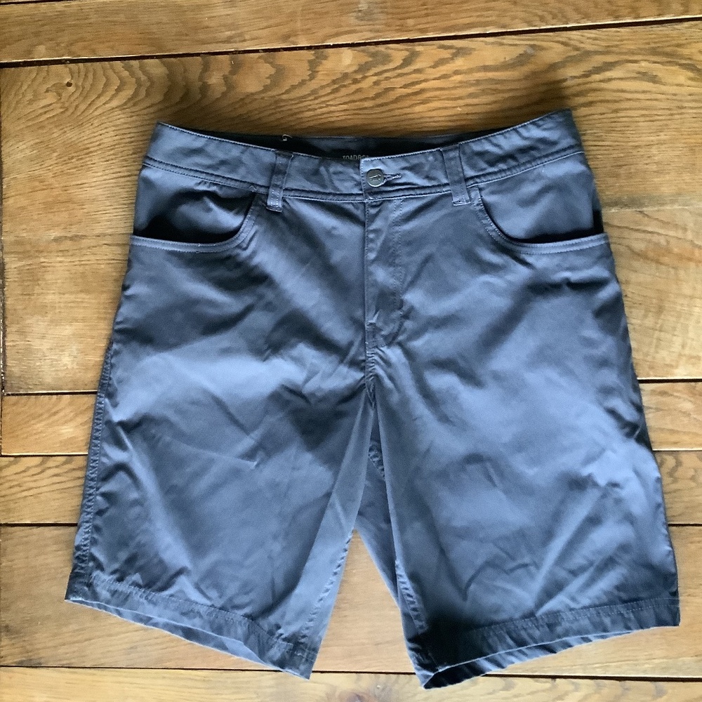 Men’s Toad&Co shorts, size 34